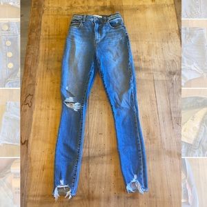 Abercrombie & Fitch Super Skinny Ankle High Rise size 24